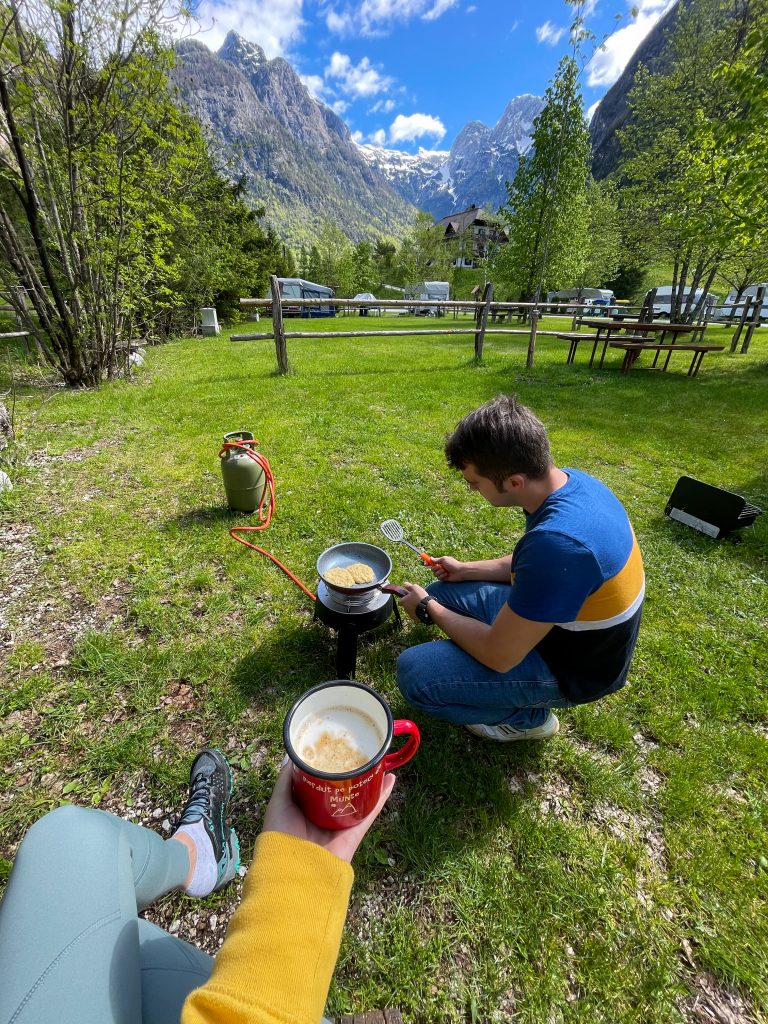 Micul dejun la Camp Triglav Trenta