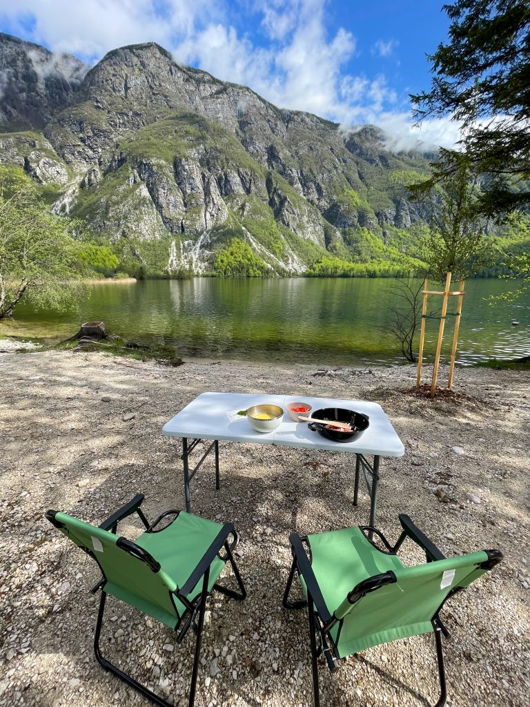 Micul dejun la Camp Zlatorog Bohinj Slovenia